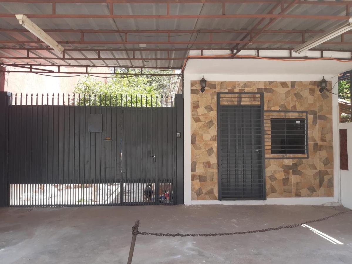 Habitacion En Casa Zona Asuncion Exteriör bild